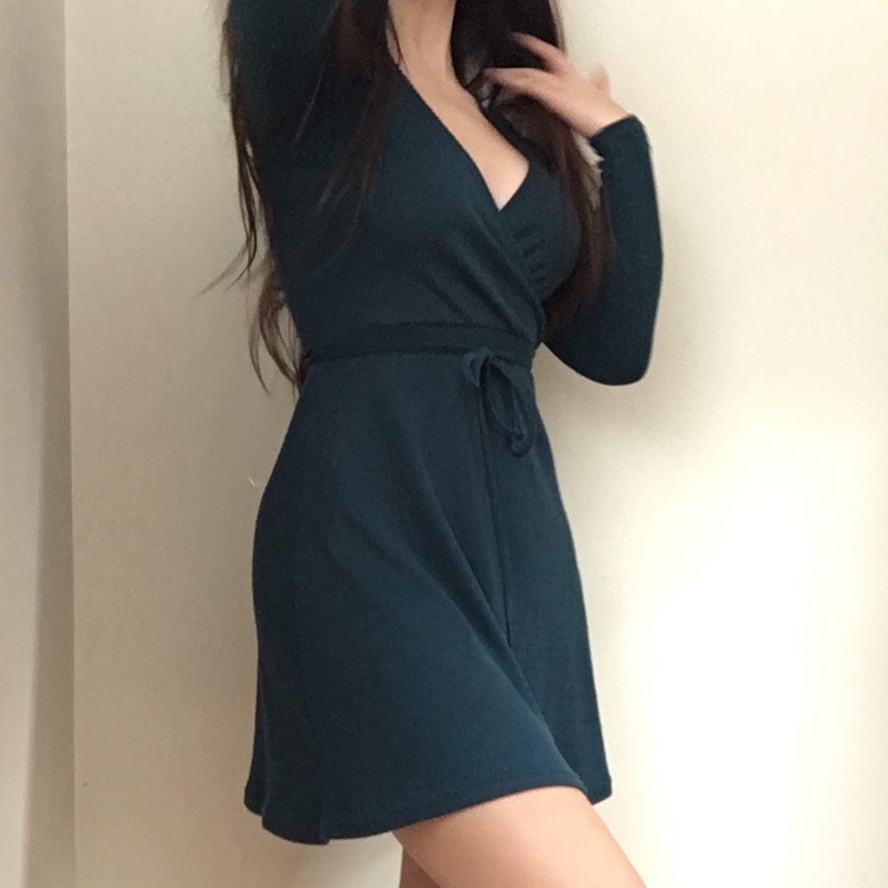 long sleeve v neck wrap dress